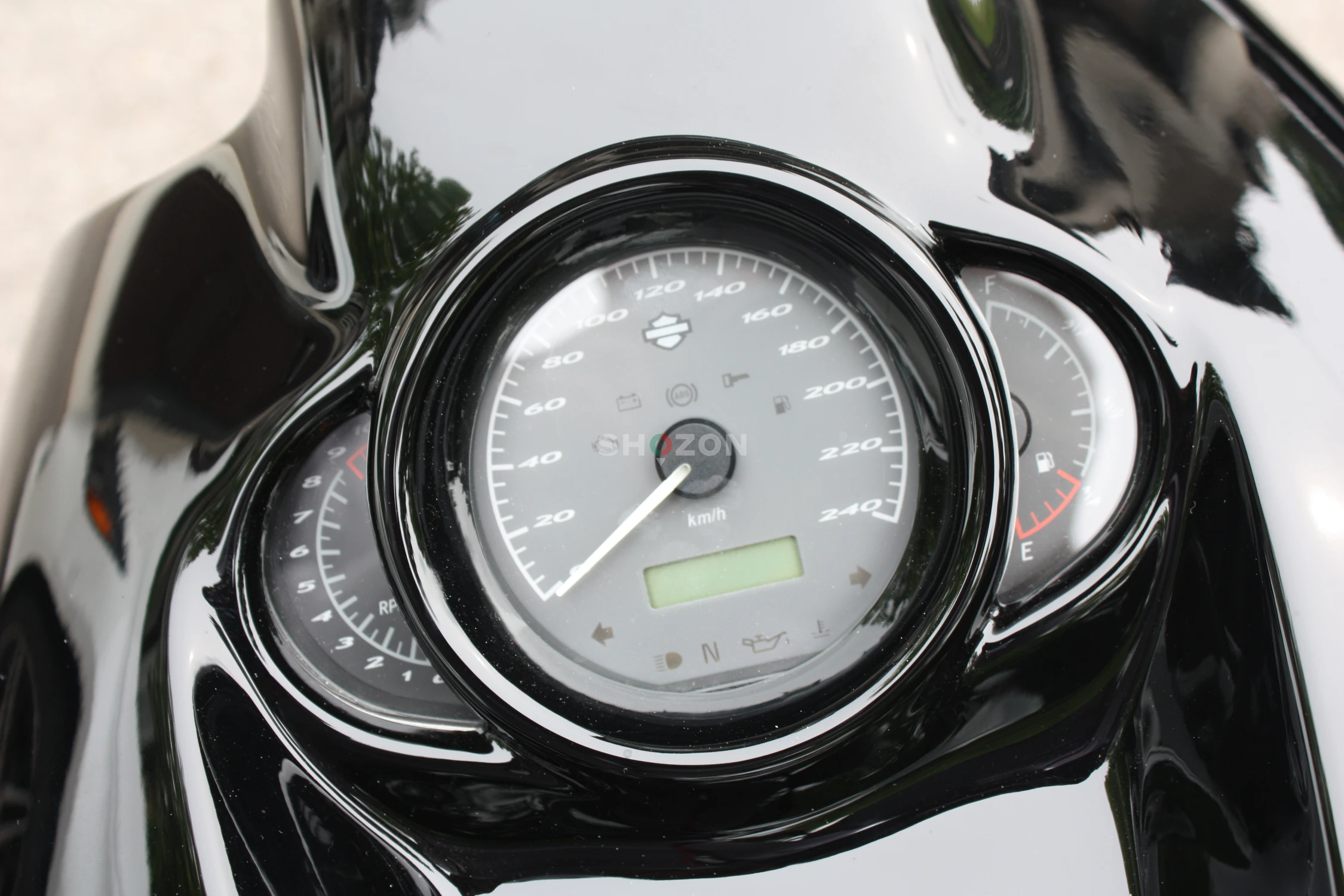 2016 Harley Night Rod Dark Venom Custom 300mm Air Ride - Located in Canada