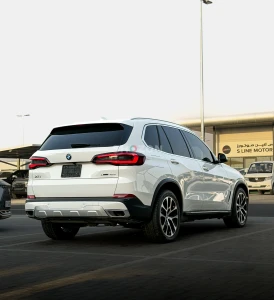 BMW X5 - Luxurious and Powerful SUV
