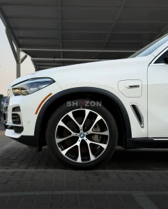 BMW X5 - Luxurious and Powerful SUV
