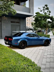 dodge challenger scatpack 6.4l