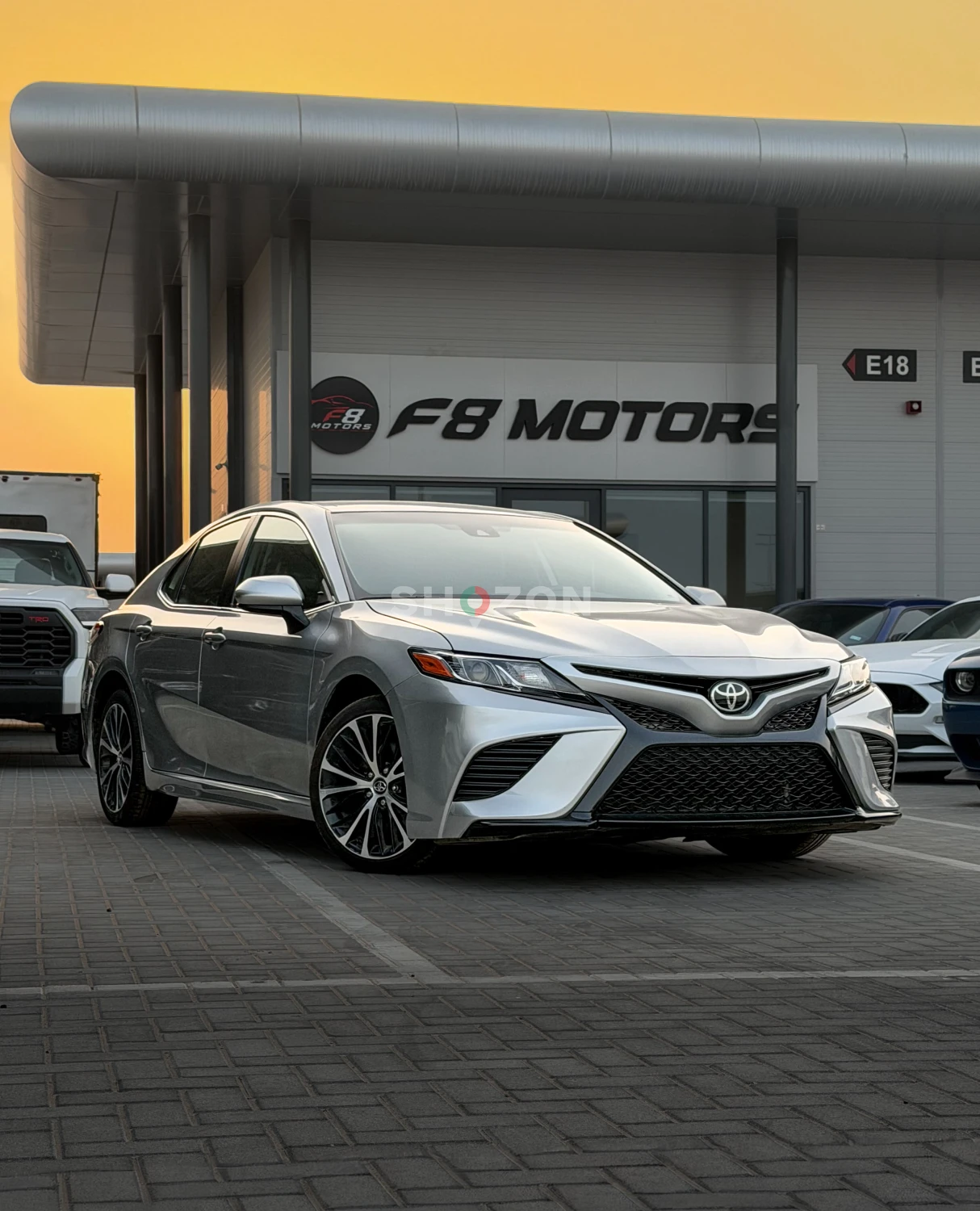 TOYOTA CAMRY SILVER SE 2020