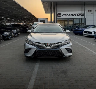 TOYOTA CAMRY SILVER SE 2020