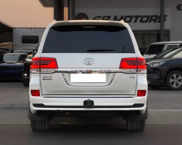 LAND CRUISER GXR WHITE GCC 2021
