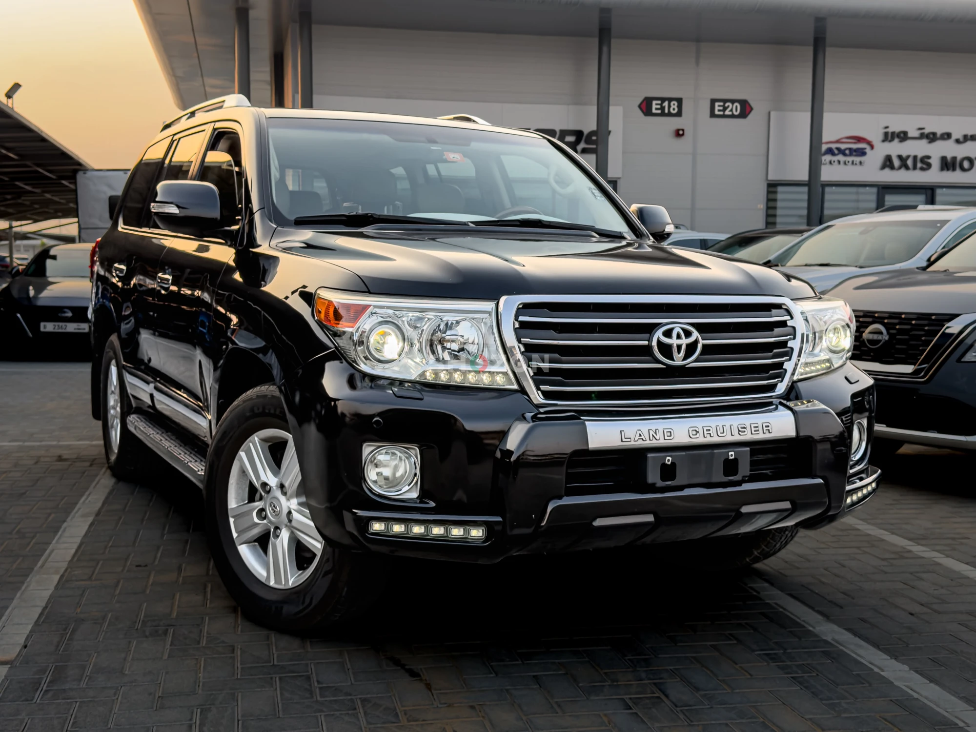 TOYOTA LAND CRUISER GCR V8 GCC SPEC