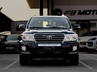 TOYOTA LAND CRUISER GCR V8 GCC SPEC
