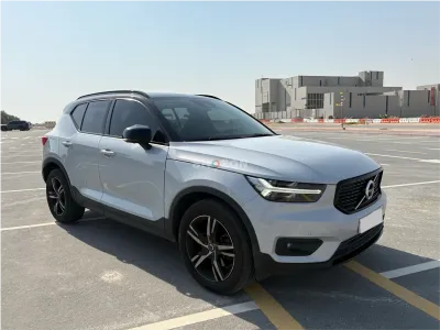 Volvo XC40 T5 R-Design - Stylish and Modern SUV
