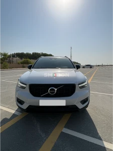 Volvo XC40 T5 R-Design - Stylish and Modern SUV