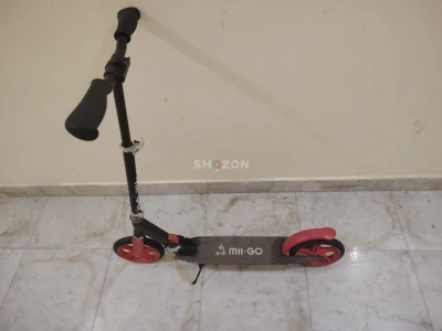 Mii-Go Kick Scooter with Red Wheels