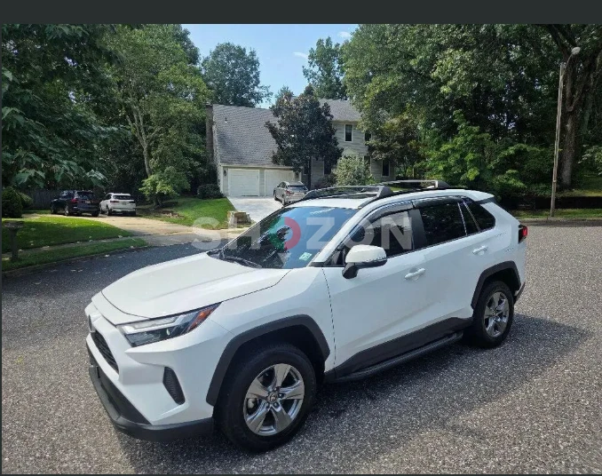 2025 Toyota RAV4 XLE Full Options Gulf Model
