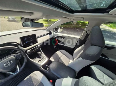 2025 Toyota RAV4 XLE Full Options Gulf Model