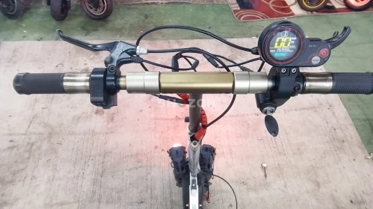 E10 Foldable Electric Scooter with fan Charger - Fully Working