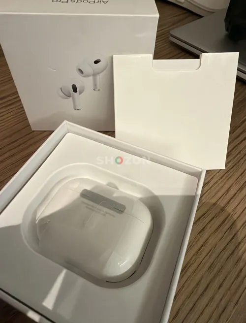 Apple AirPods Pro Wireless Earbuds White