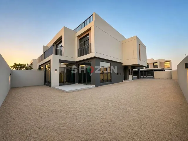 4-Bedroom Villa in The Pulse Beachfront 2