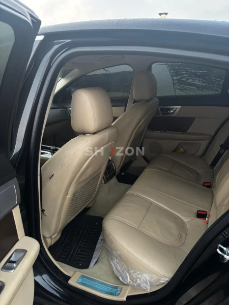 Elegant Jaguar XF in Black