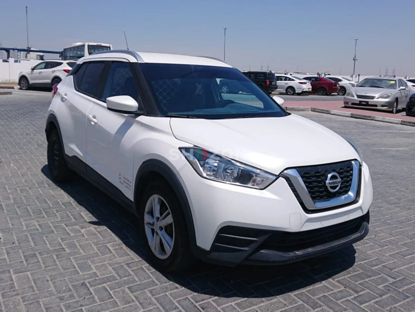 Nissan kicks 2020 model, 1.6L V4, 2Str Mini Van, GCC, 125,000 KM, Single owner 