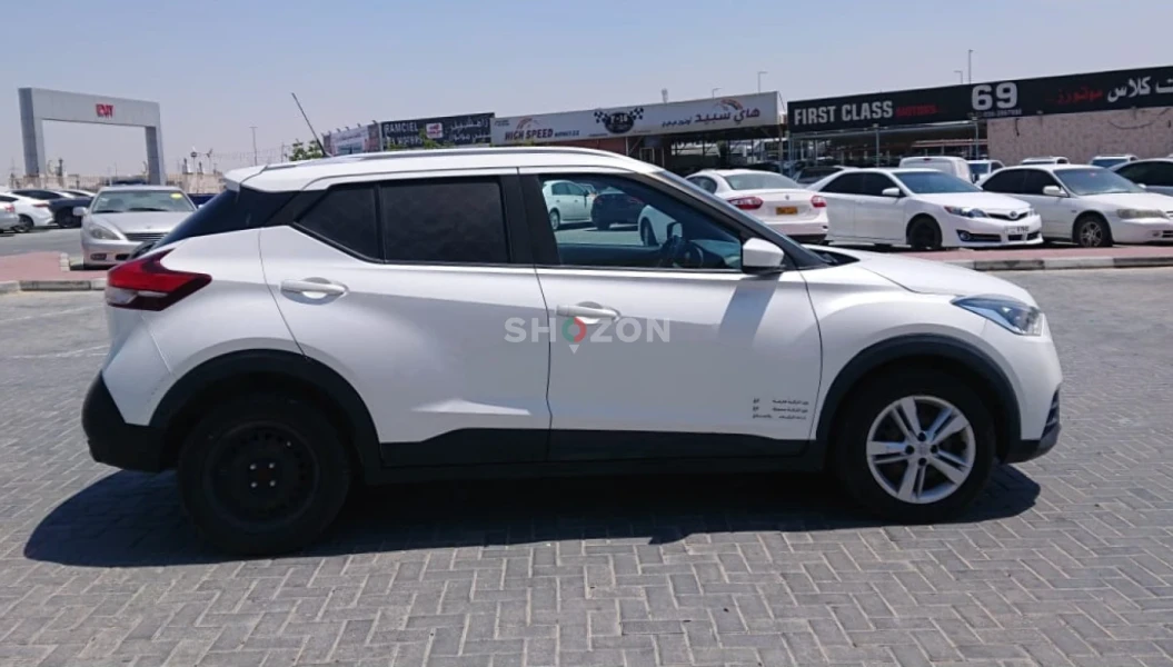 Nissan kicks 2020 model, 1.6L V4, 2Str Mini Van, GCC, 125,000 KM, Single owner 