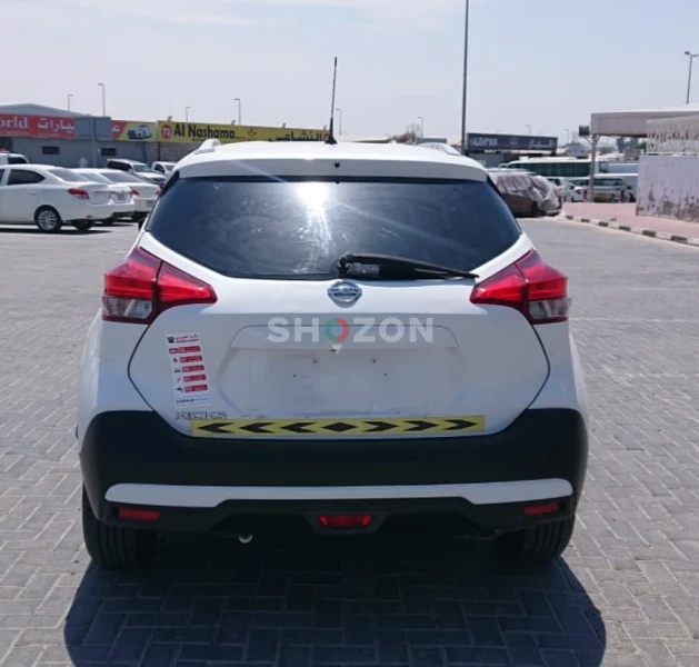 Nissan kicks 2020 model, 1.6L V4, 2Str Mini Van, GCC, 125,000 KM, Single owner 
