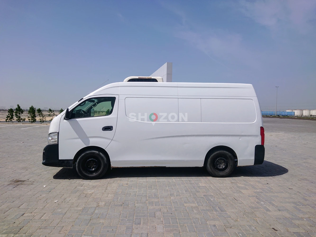 Nissan Urvan 2020 model | 2.5L V4 | Chiller H/R Van | GCC | 100,000 km | Excellent Condition